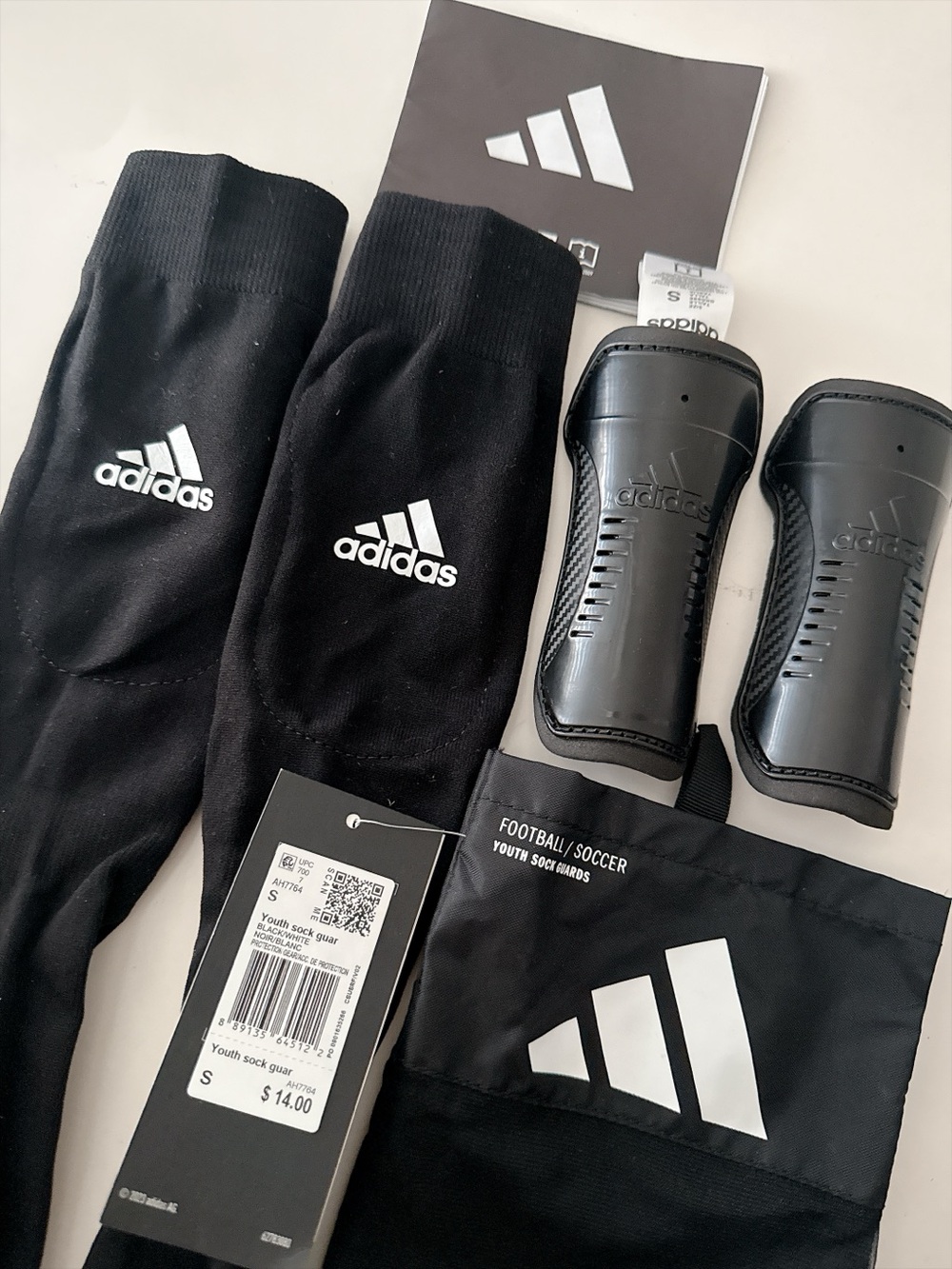 Adidas Youth Soccer Sock Guards Shin Guards Black Size S NWT